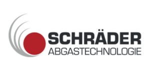 Logo für Schrader Abgastechnologie mit einem roten Kreis mit drei gebogenen grauen Linien auf der linken Seite und dem Firmennamen in fetter grauer und schwarzer Schrift auf der rechten Seite auf weißem Hintergrund.