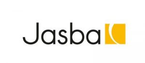 Das Bild zeigt das Wort "Jasba" in schwarzer Schrift, gefolgt von einem gelben Quadrat mit zwei weißen geschwungenen Linien darin, alles auf weißem Hintergrund.